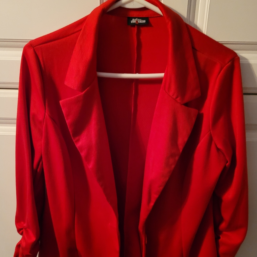 Red quarter sleeve blazer